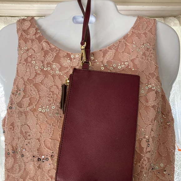 Anne Klein  Clutch Wristlet Sleek Design Burgundy Excellent condition - Picture 2 of 3